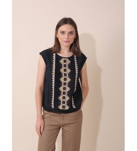 BLUSA BORDADOS CONTRASTE